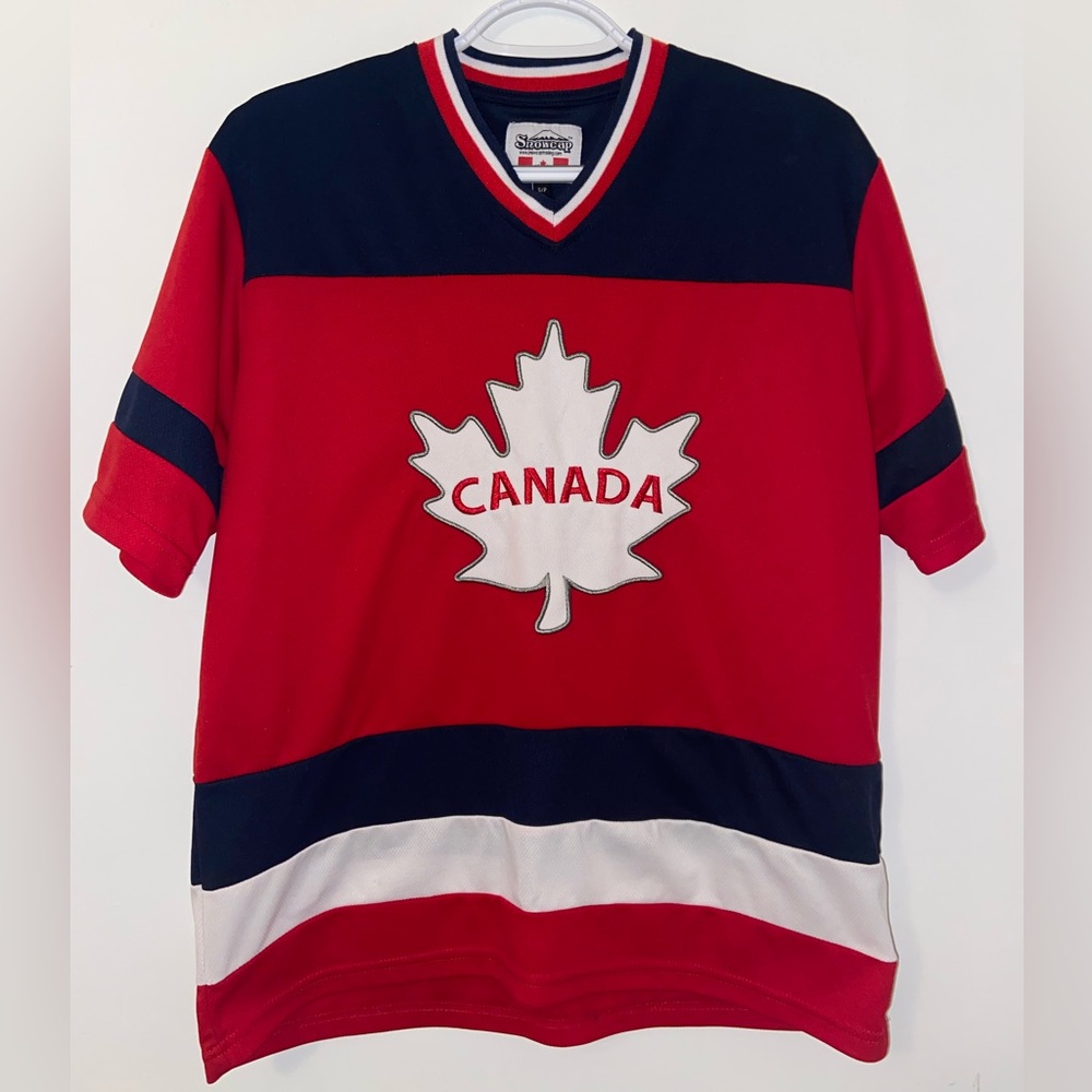 Canadian maple leaf hockey jersey Great